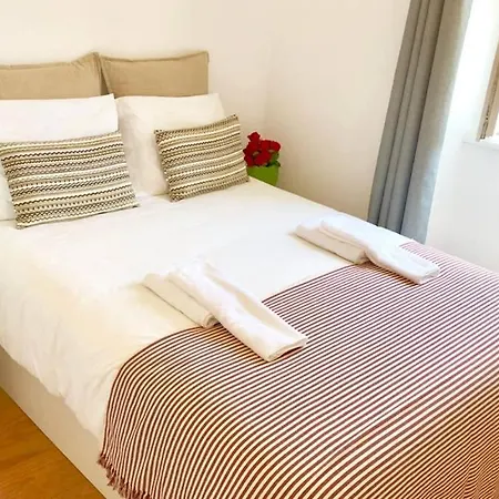 32 3 - Life Private Apartment, Bairro Alto 아파트 리스본